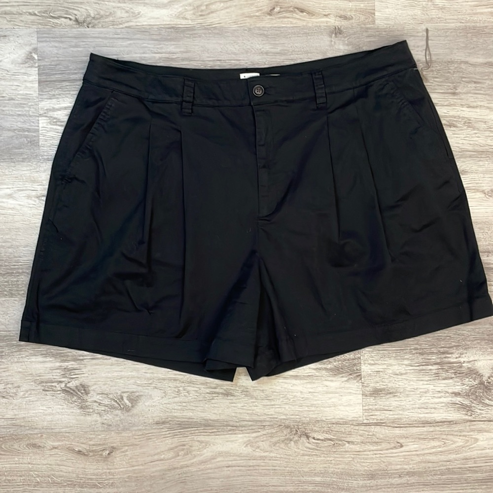 NWOT a new day Black Pleated Front Women's Zip Front Stretch Shorts Size 20W